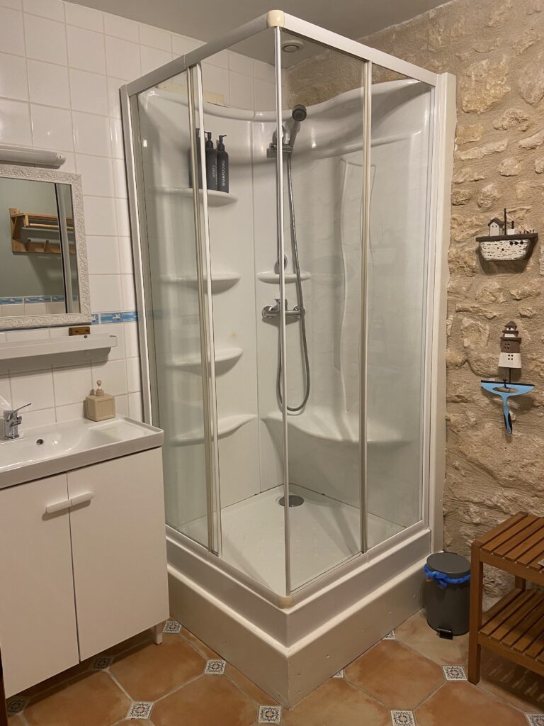 Bathroom salle de bain beuronne